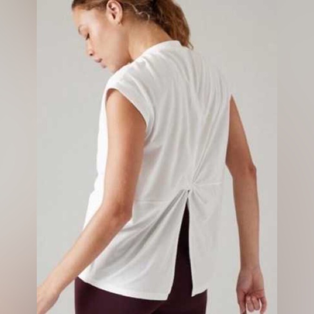 Athleta Women's Cap Sleeve V-Neck Scrunch Back Top – Size‎ Medium 🤍
